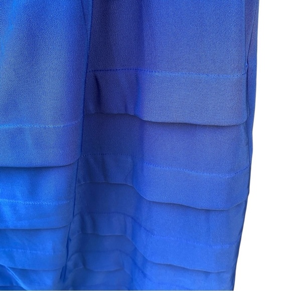 Elegant Blue Sleeveless Dress - Picture 10 of 13